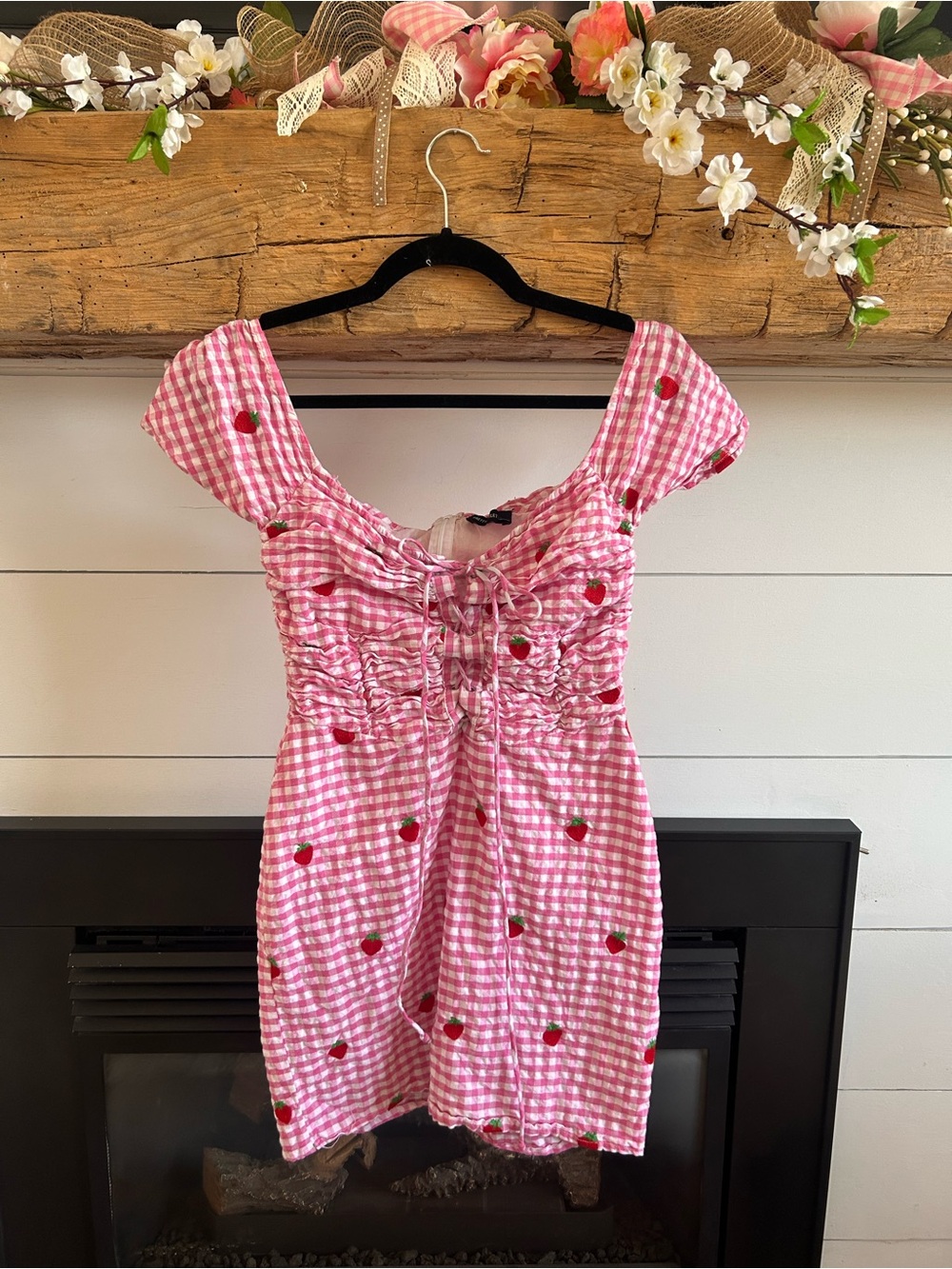 PrettyLittleThing Pink Gingham Tie-Front Mini Dress with Strawberry Detail - Picture 2 of 6